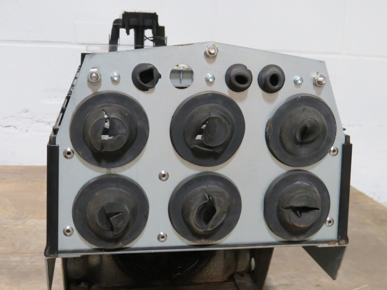 ABB ACS880-01-174A-7+B056 LV AC Industrial Wall-Mounted Drive 174A 208kVA USED