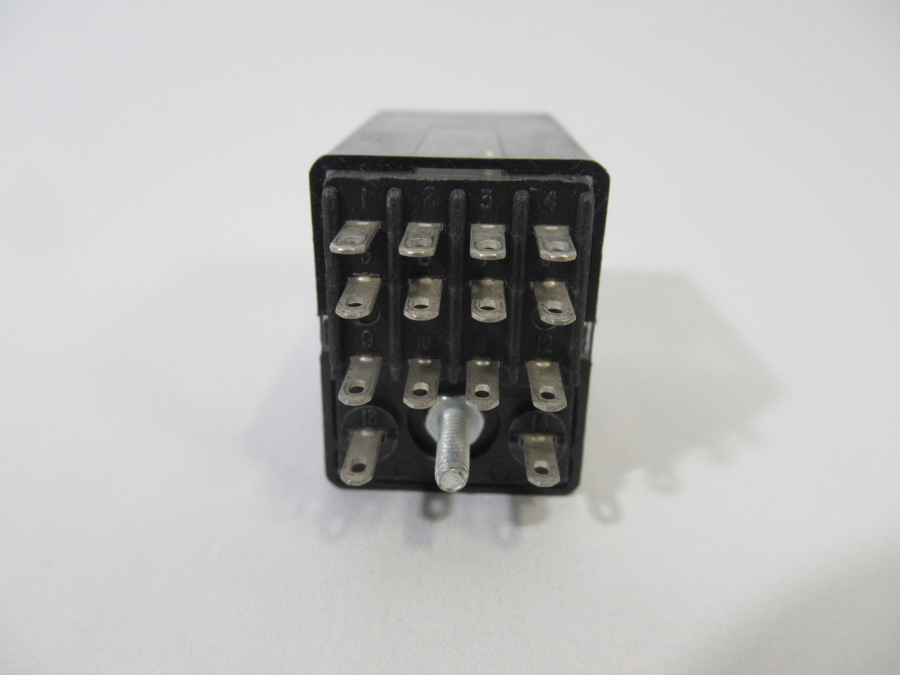 Potter & Brumfield KHAU-17D11-24 Relay 24VDC 5A 1/10HP 14 Blade USED