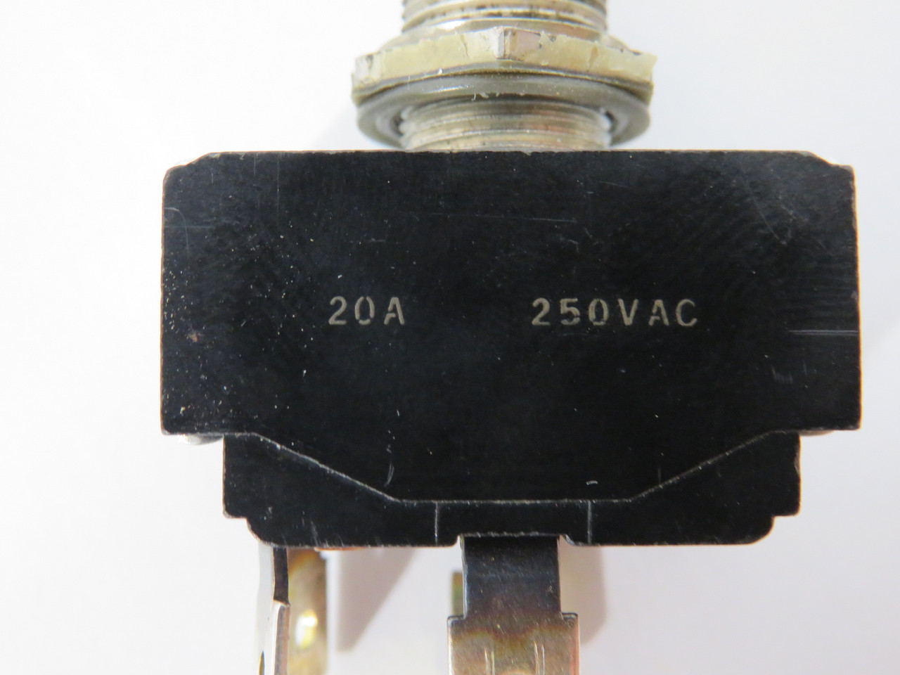 Cutler-Hammer XTD3A1A2 2-POS Toggle Switch 20A 250VAC 1-1/2HP ON-OFF USED