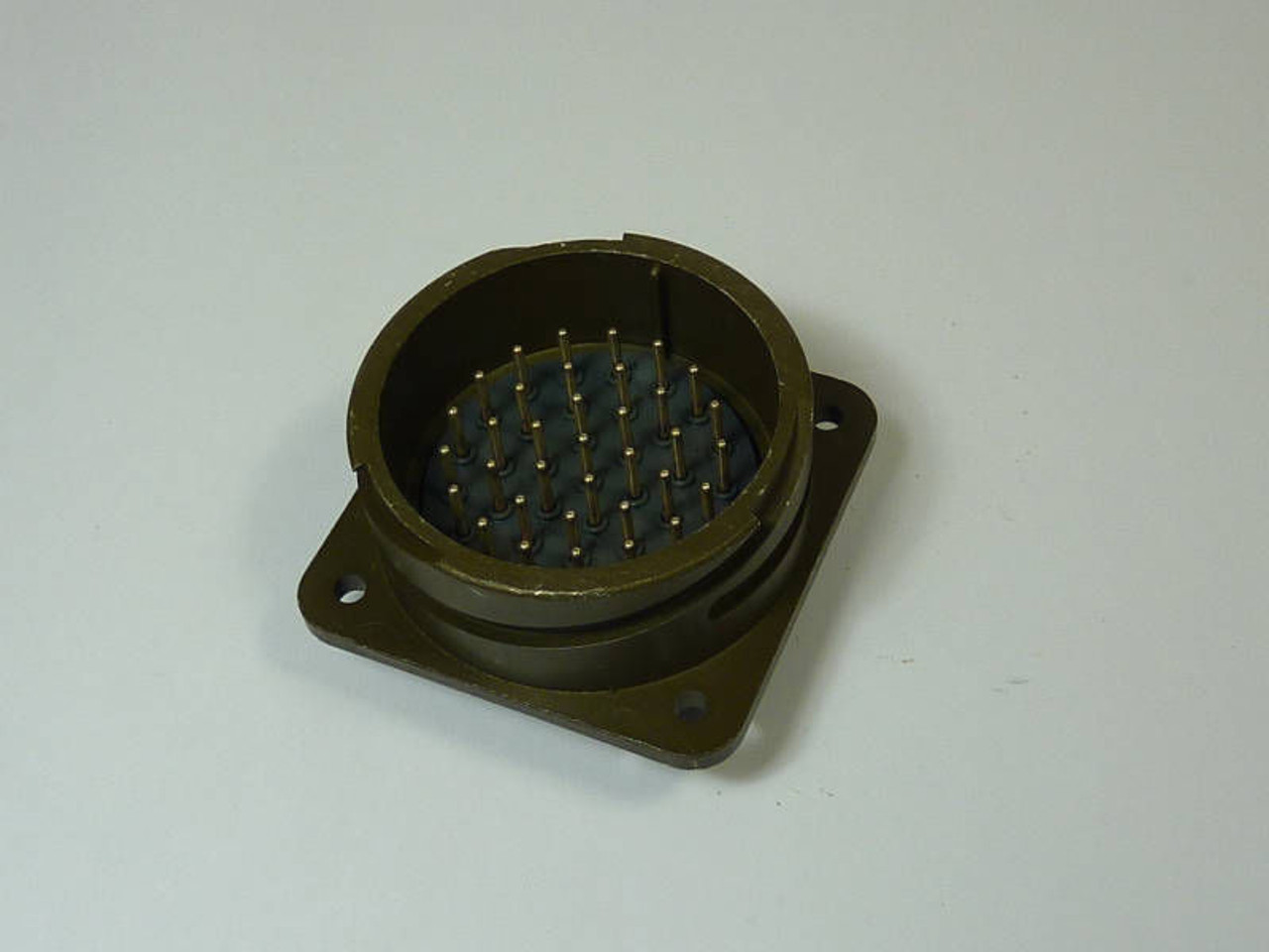 ITT Cannon CA3102E36-15PB Circular Box Mount Receptacle 35Pin NOP