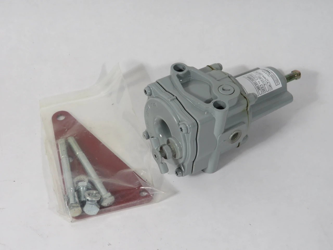 Masoneilan 80-40 Filter Regulator 1-100 psig 250 psi Max Inlet 1/4" NPT NEW