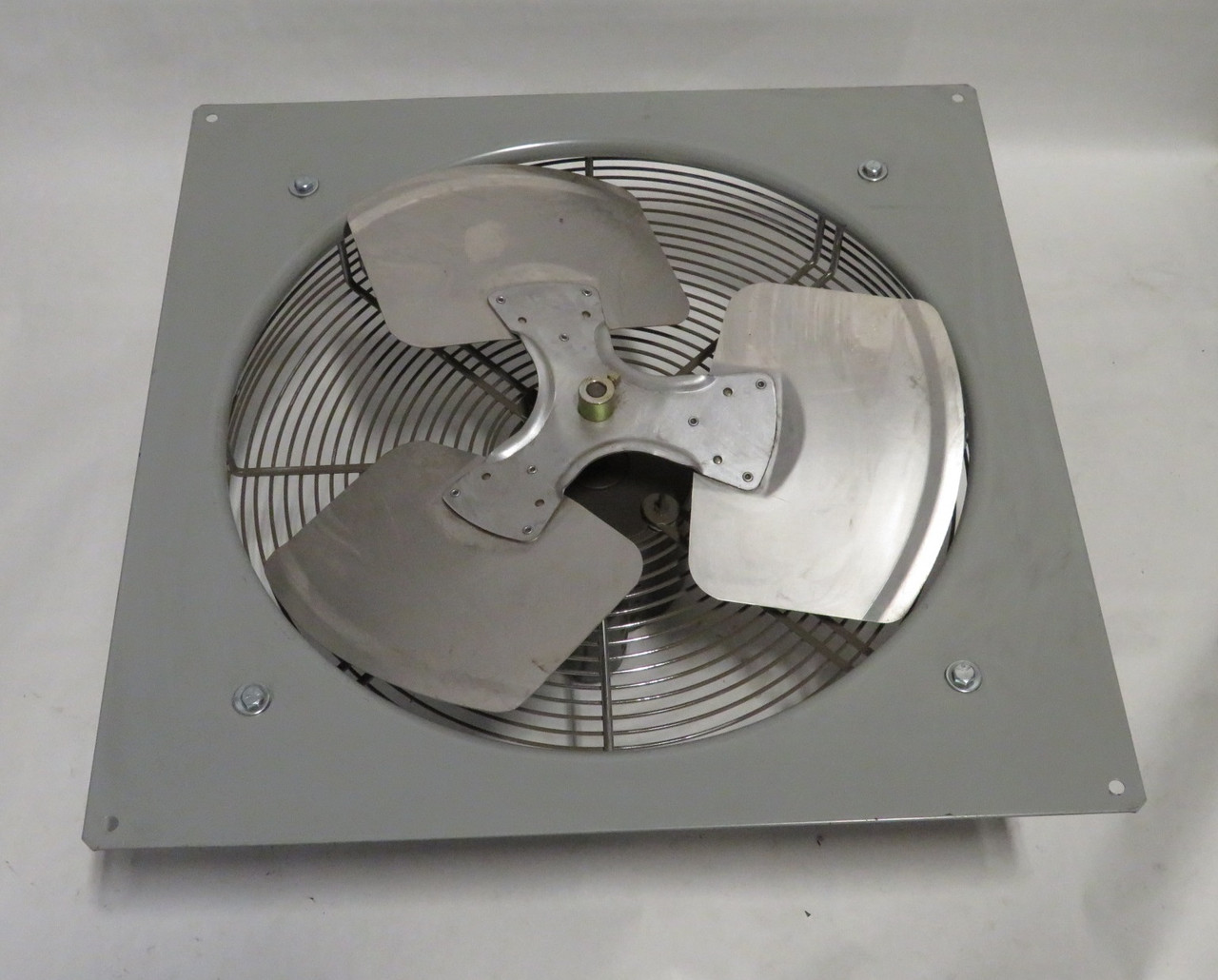 Canarm P20-1R 20" Wall Mount Panel Type Supply Fan 3250 CFM 1/3HP 115/230V USED