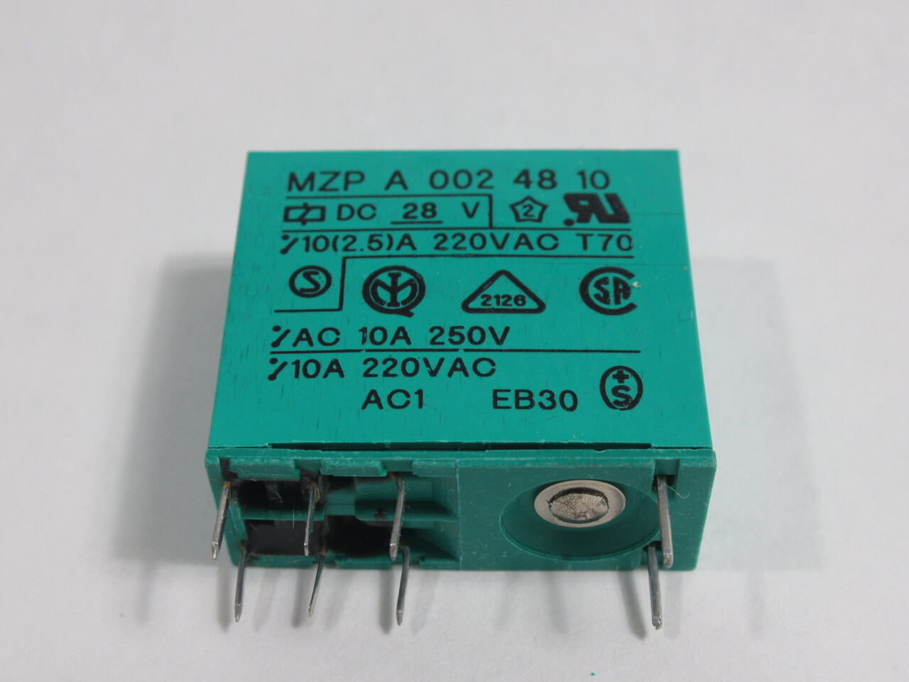 Feme MZPA0024810 Plug In Relay 28VDC 10(2.5)A 220VAC 8-Pin NOP
