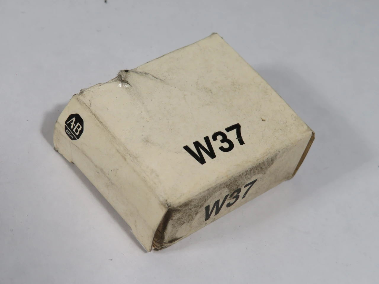 Allen-Bradley W37 Overload Relay Thermal Unit DAMAGED PACKAGING NEW