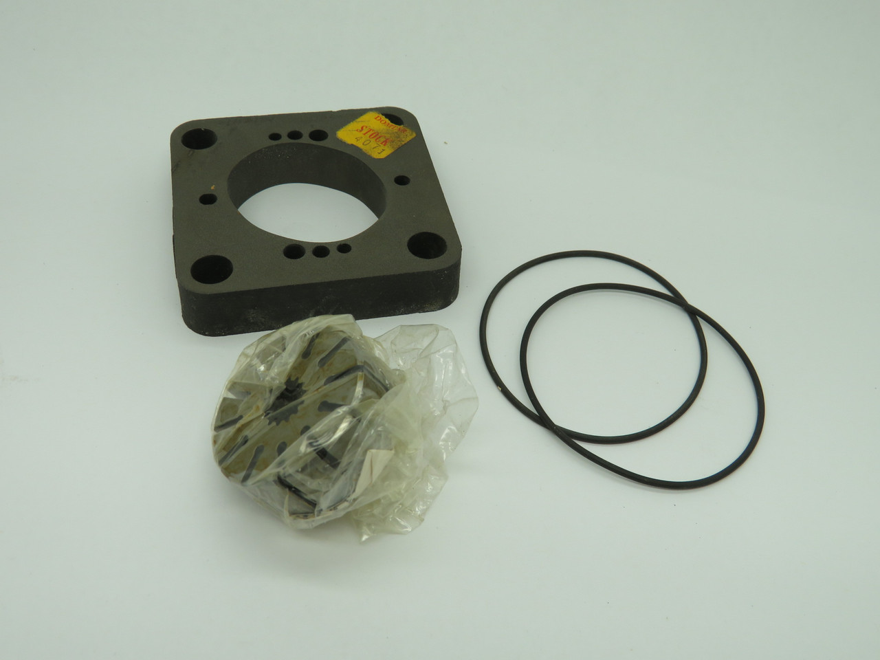 Vickers 912058 V100 Pump Cartridge Kit 3.5GPM MISSING VANES/DMG BOX NEW