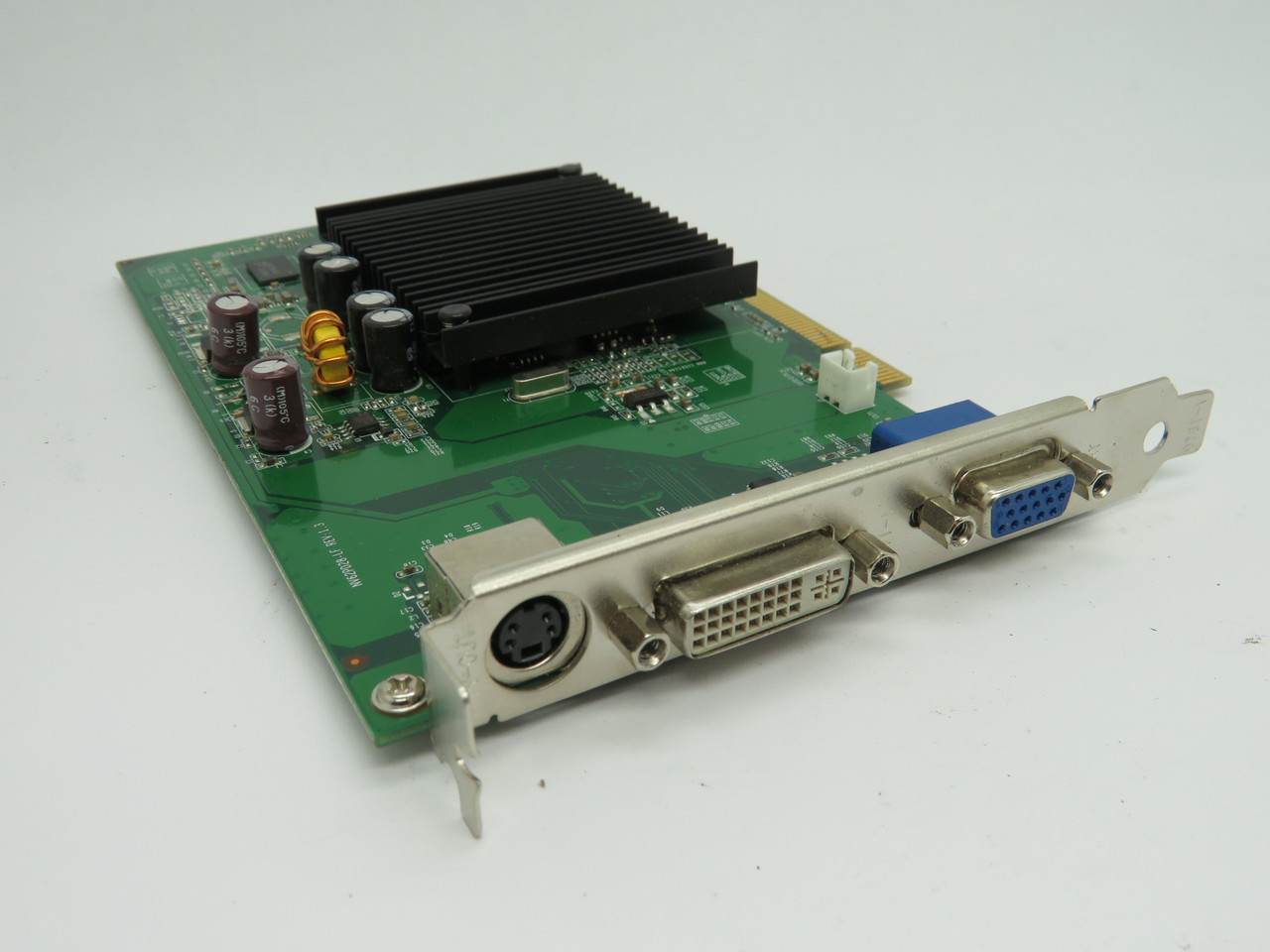 EVGA 512-P1-N402-LR GeForce 6200 PCI Graphics Card 512MB DDR2 USED