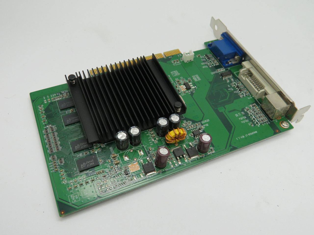 EVGA 512-P1-N402-LR GeForce 6200 PCI Graphics Card 512MB DDR2 USED