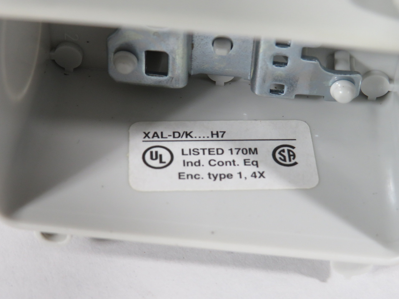 Schneider Electric XALD01H7 Empty Control Station 22mm 1-Hole SHELF WEAR NOP