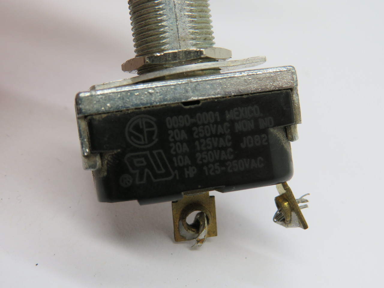 McGill 0090-0001 On-Off Single Pole Toggle Switch 20A 250VAC USED