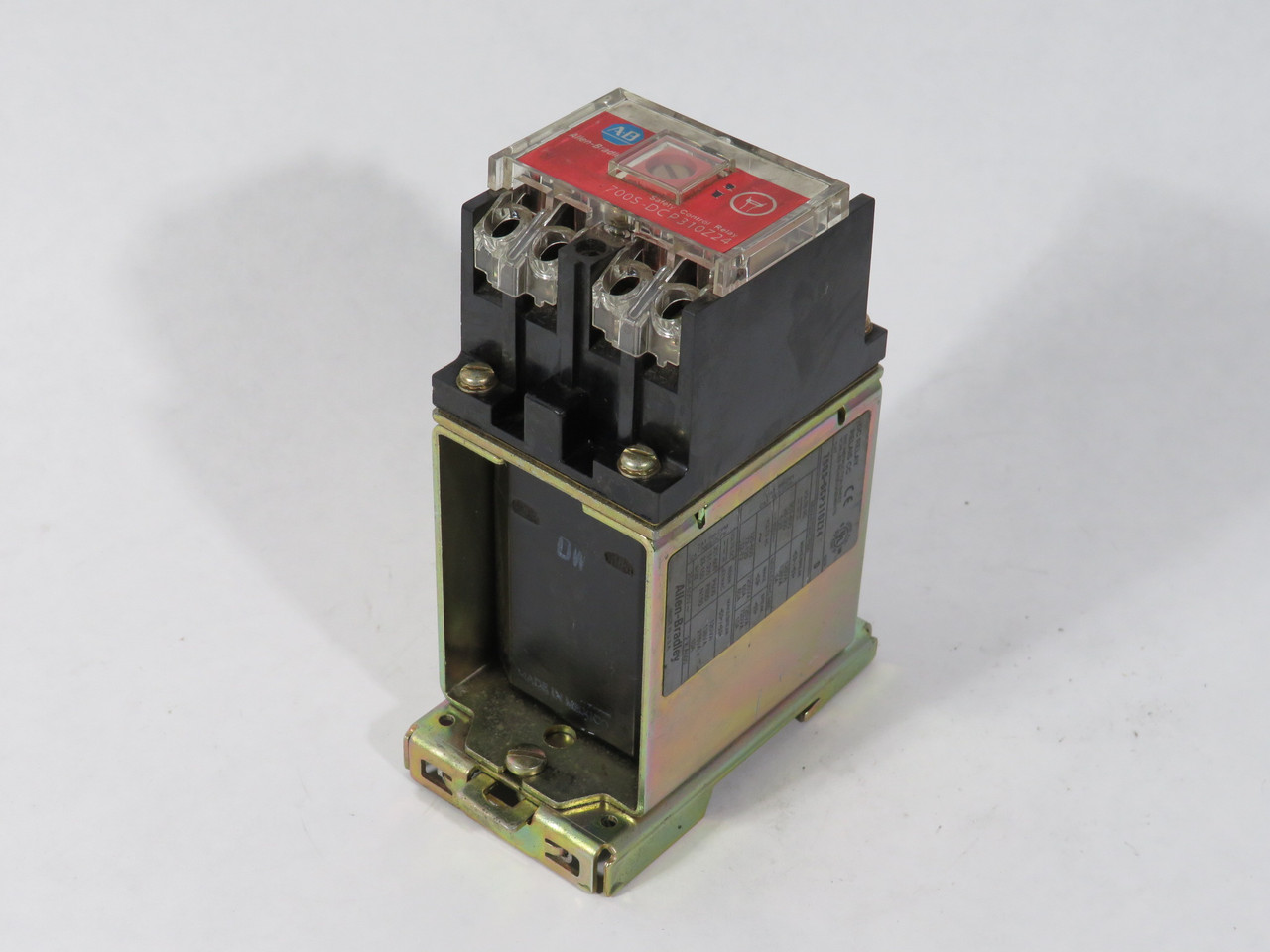 Allen-Bradley 700S-DCP310Z24 Ser. D Safety Control Relay 24VDC 10A 3NO 1NC USED
