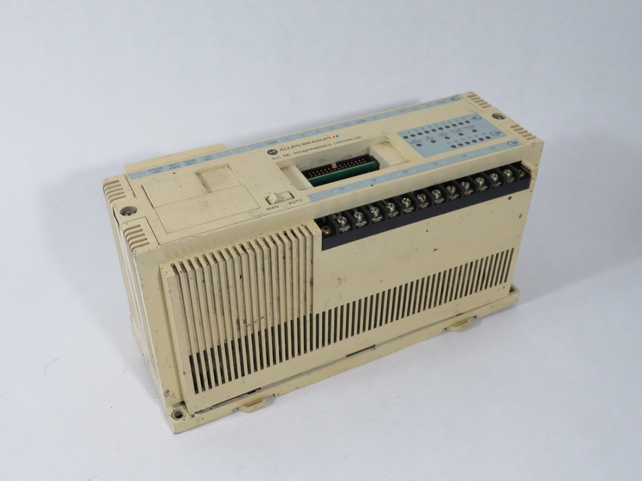 Allen-Bradley 1745-LP104 Series B SLC 500 Processor Unit COSMETIC DAMAGE USED