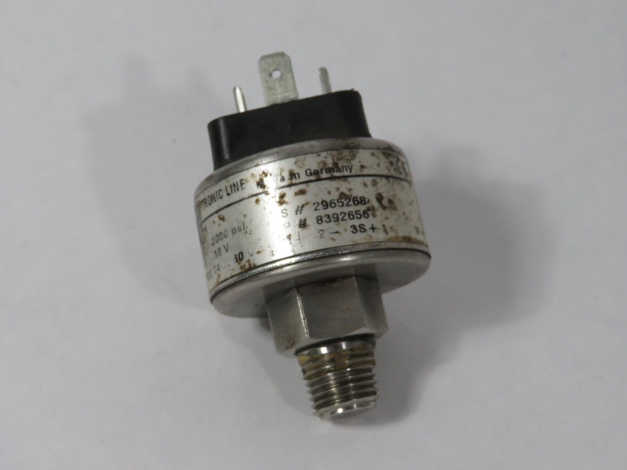 WIKA 8392656 ECO-1 Pressure Transmitter 0-3000 psi 0-10V NO CONNECTOR USED