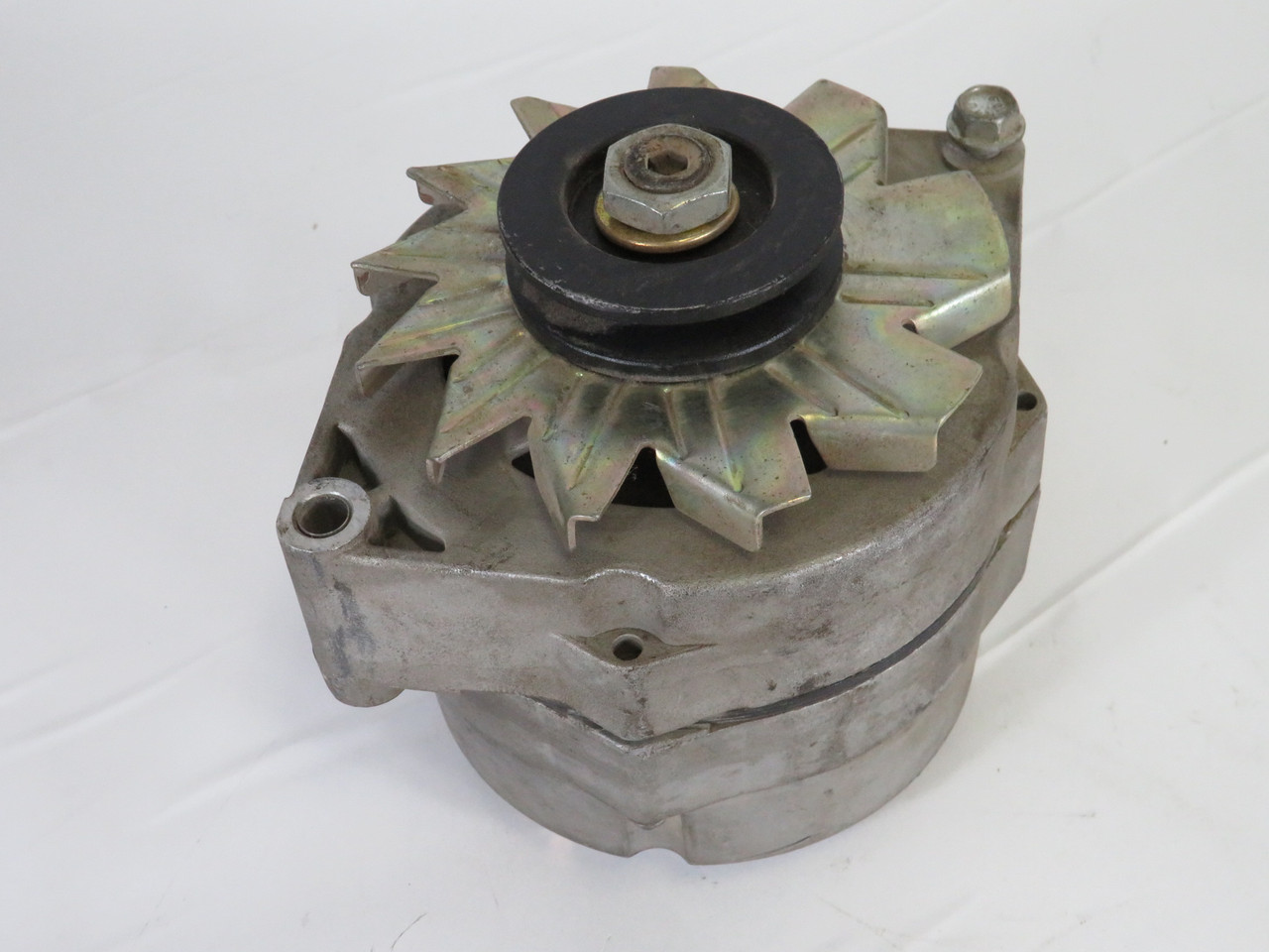 NAPA 213-4011 Alternator 12V 63A .70A@6000rpm .43A@2000rpm LABEL DAMAGE USED