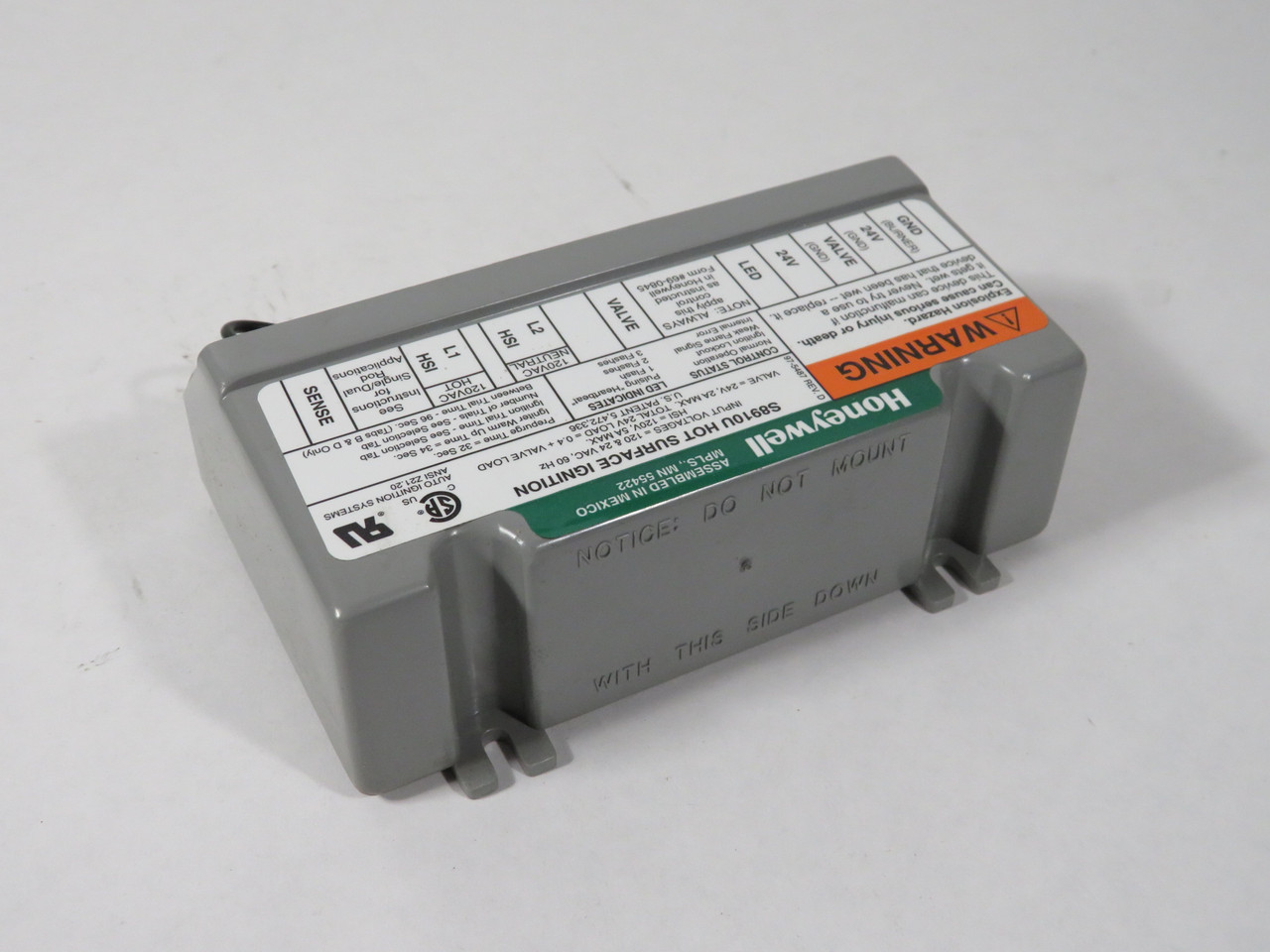 Honeywell S8910U1000 Hot Surface Ignition Module 24V 60Hz −40° F to 175° F NEW