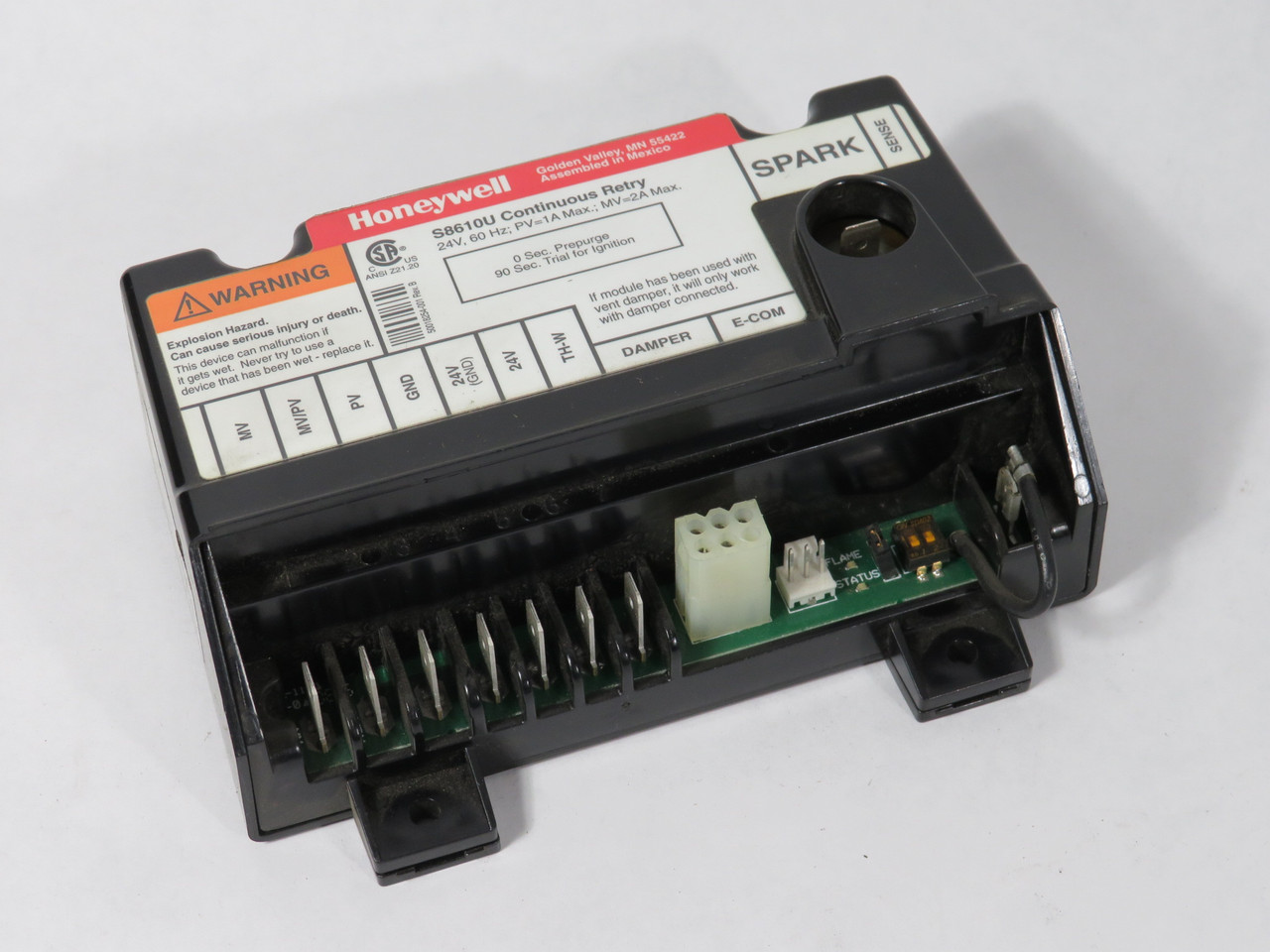 Honeywell S8610U3009 Intermittent Pilot Module 24V 60Hz MISSING HARDWARE NEW