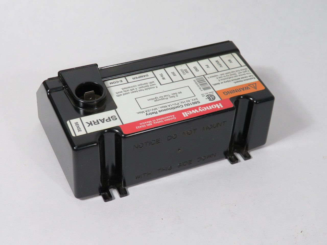 Honeywell S8610U3009 Intermittent Pilot Module 24V 60Hz MISSING HARDWARE NEW