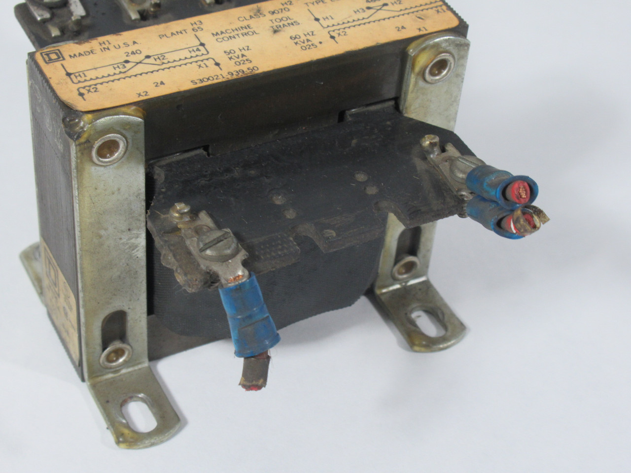 Square D 9070-EO-17 Transformer 25VA Pri 240/480V Sec 24V 1Ph 50/60Hz USED