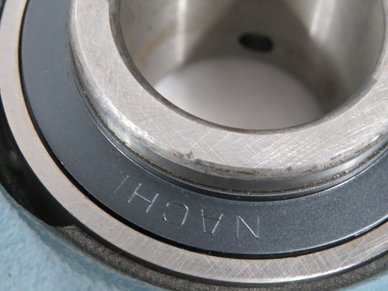 Nachi UCP208-24 Pillow Block Bearing 2-Bolt 1-1/2" Bore SHELF WEAR NEW