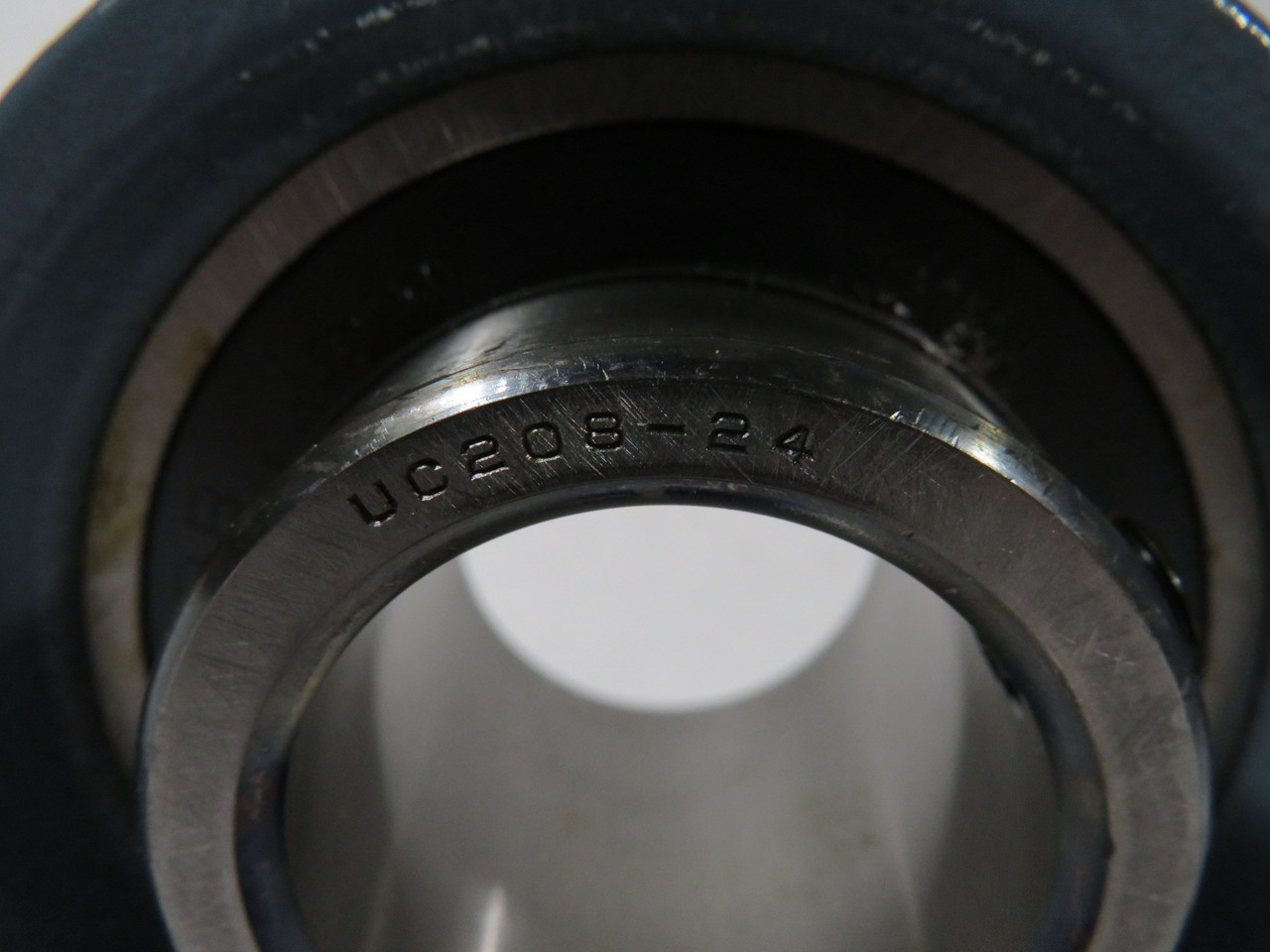 Nachi UCP208-24 Pillow Block Bearing 2-Bolt 1-1/2" Bore BOX DAMAGE NEW