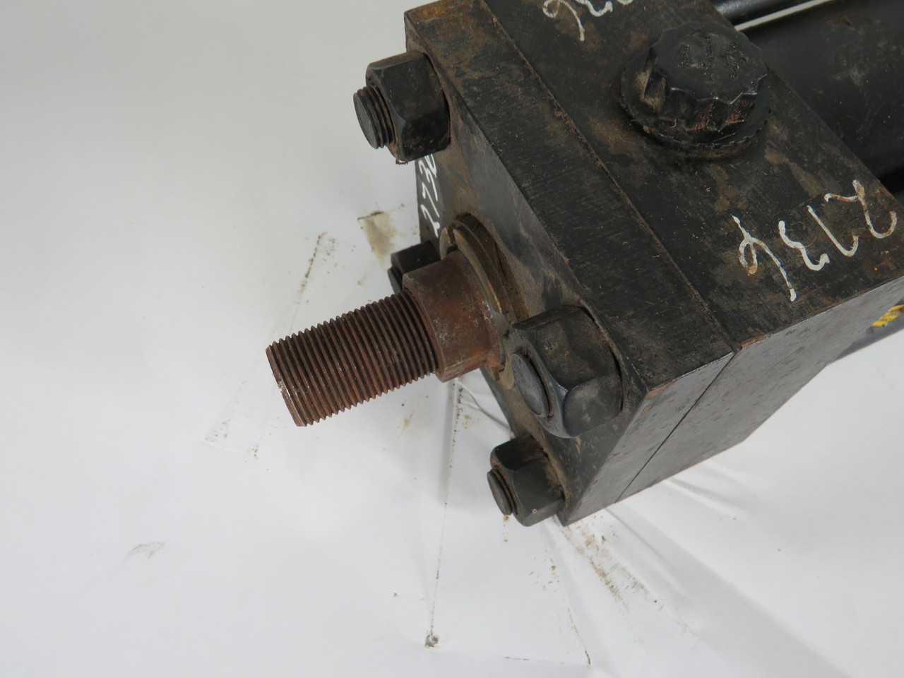 Parker 03.25BB2HLU14A-12.000 Cylinder 3-1/4" Bore 12" Stroke COS DMG/RUST  USED