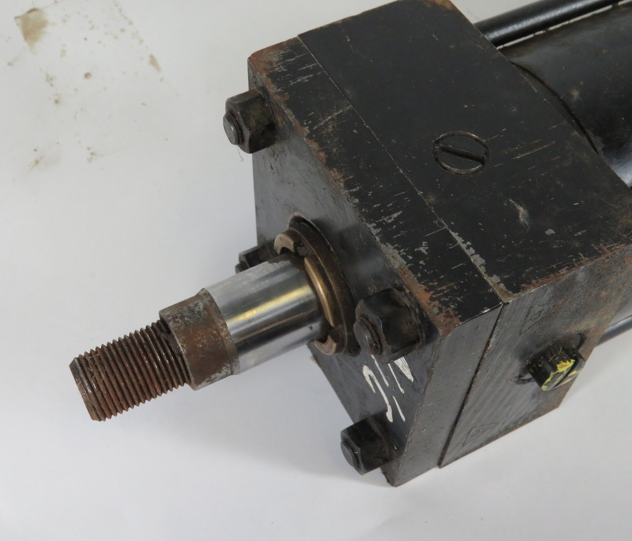 Parker CBB2A13C Pneumatic Cylinder 3-1/4" Bore 12" Stroke RUST/COS DMG USED