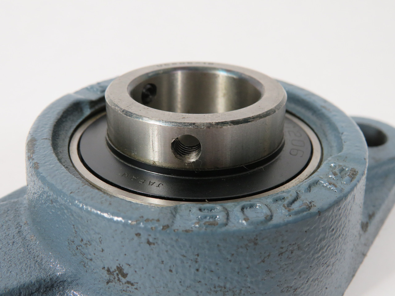 Nachi UCFL206-18 Flange Block Bearing 2-Bolt 1-1/8" Bore SHELF WEAR NOP