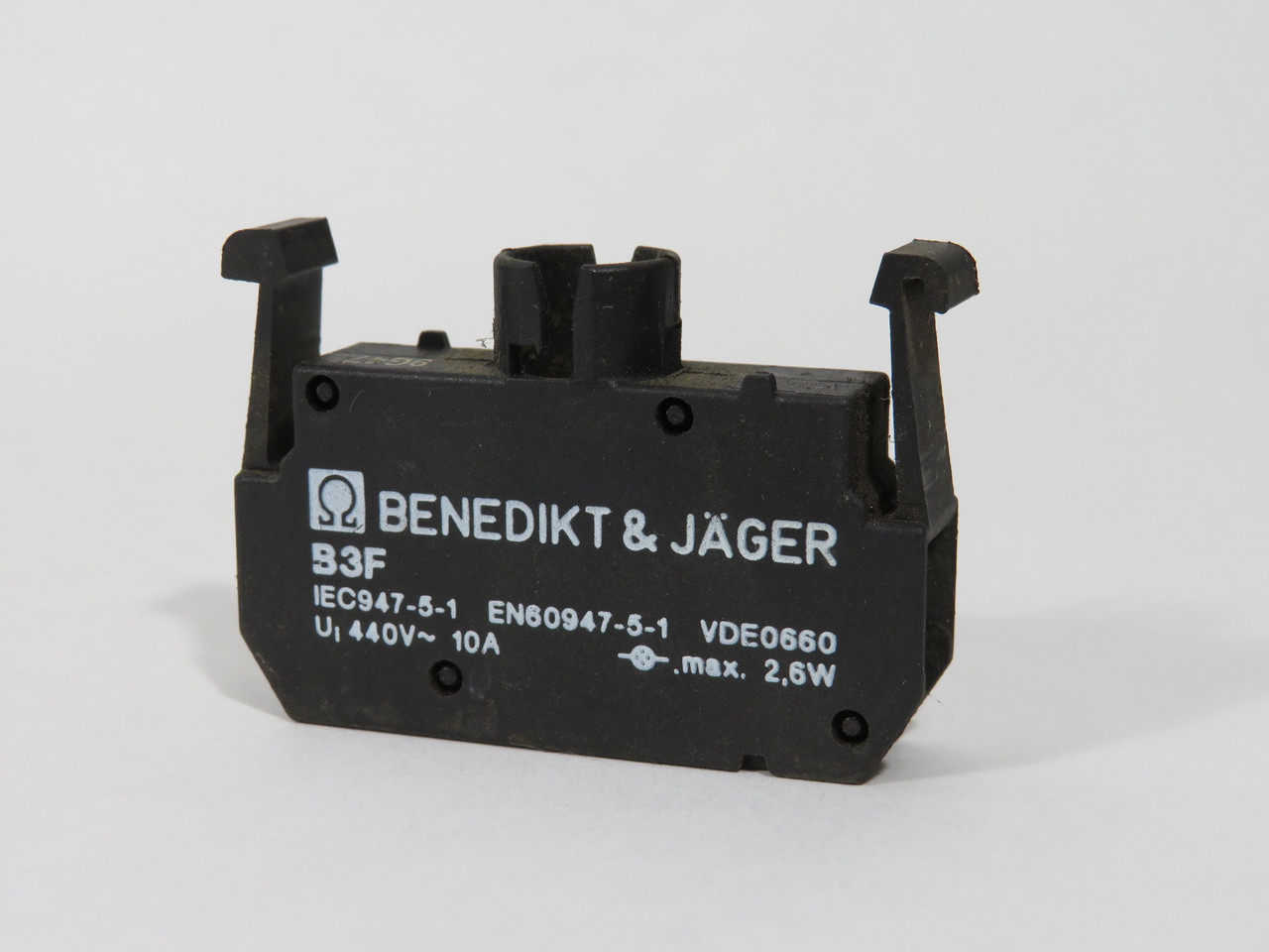 Benedikt & Jager B3F Lamp Holder 440V 10A 2.6W USED
