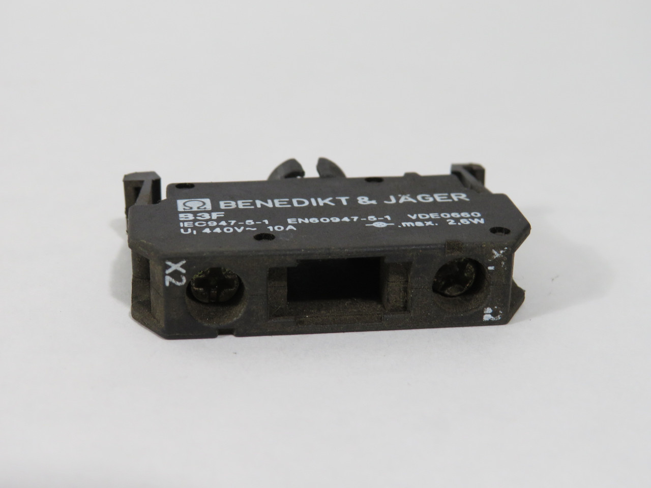 Benedikt & Jager B3F Lamp Holder 440V 10A 2.6W USED