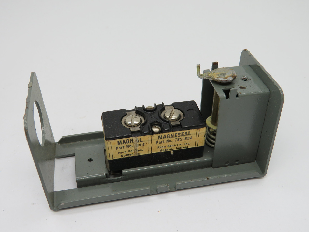 Penn Controls Type 422 Hot Water Thermostat Model 3010 90-180 Deg 115V 26A NEW