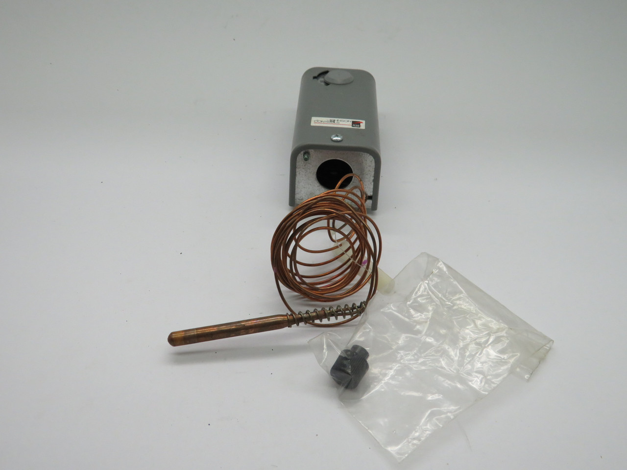 Johnson Controls A19ABC-12C Temperature Controller 100/240°F DIRTY BOX NEW