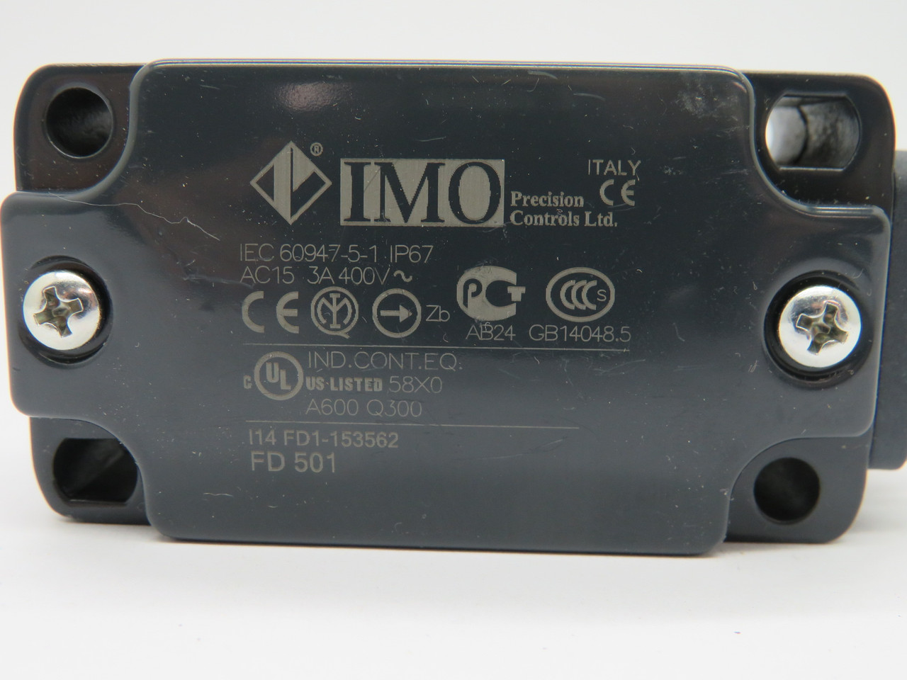 IMO FD-501 Snap Action Limit Switch 3A 400VAC 1NO 1NC With Short Plunger NOP