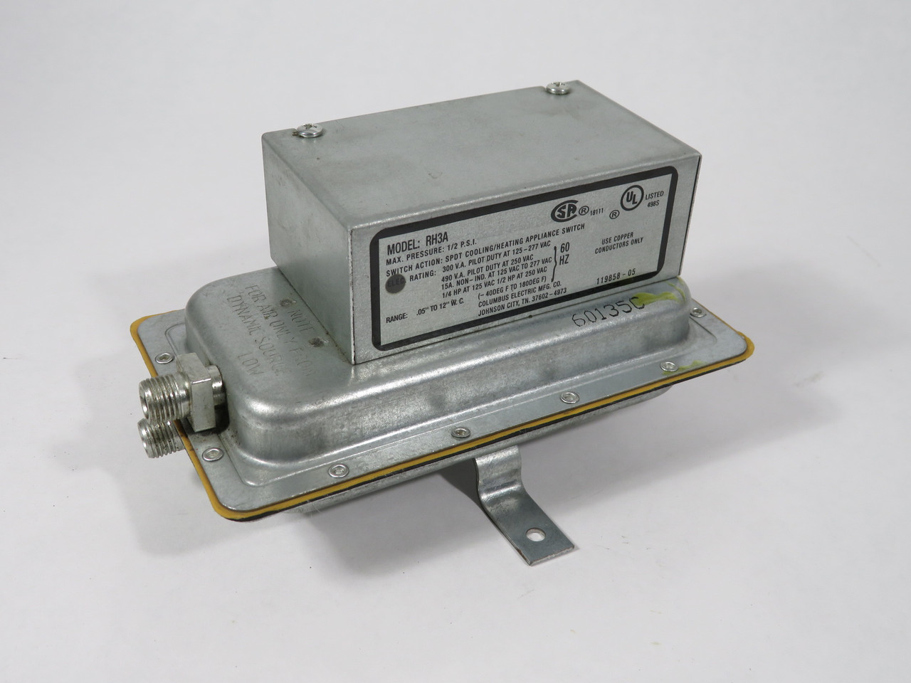 Columbus Electric RH3A Air Flow Switch 0.05-12" W.C. 1/2 psi SHELF WEAR NEW