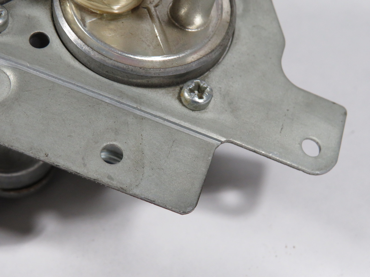 Generic VLV49A-601R Gas Valve Replacement 25V 3.5 W.C. 1/2" NPT Inlet USED