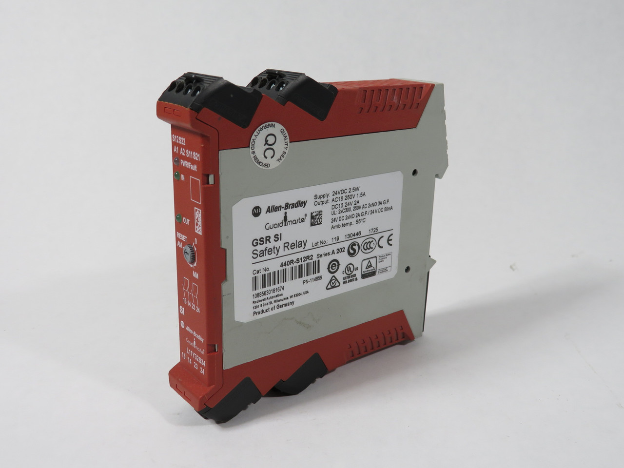 Allen-Bradley 440R-S12R2 Guardmaster Single Input Safety Relay 24VDC 2.5W USED