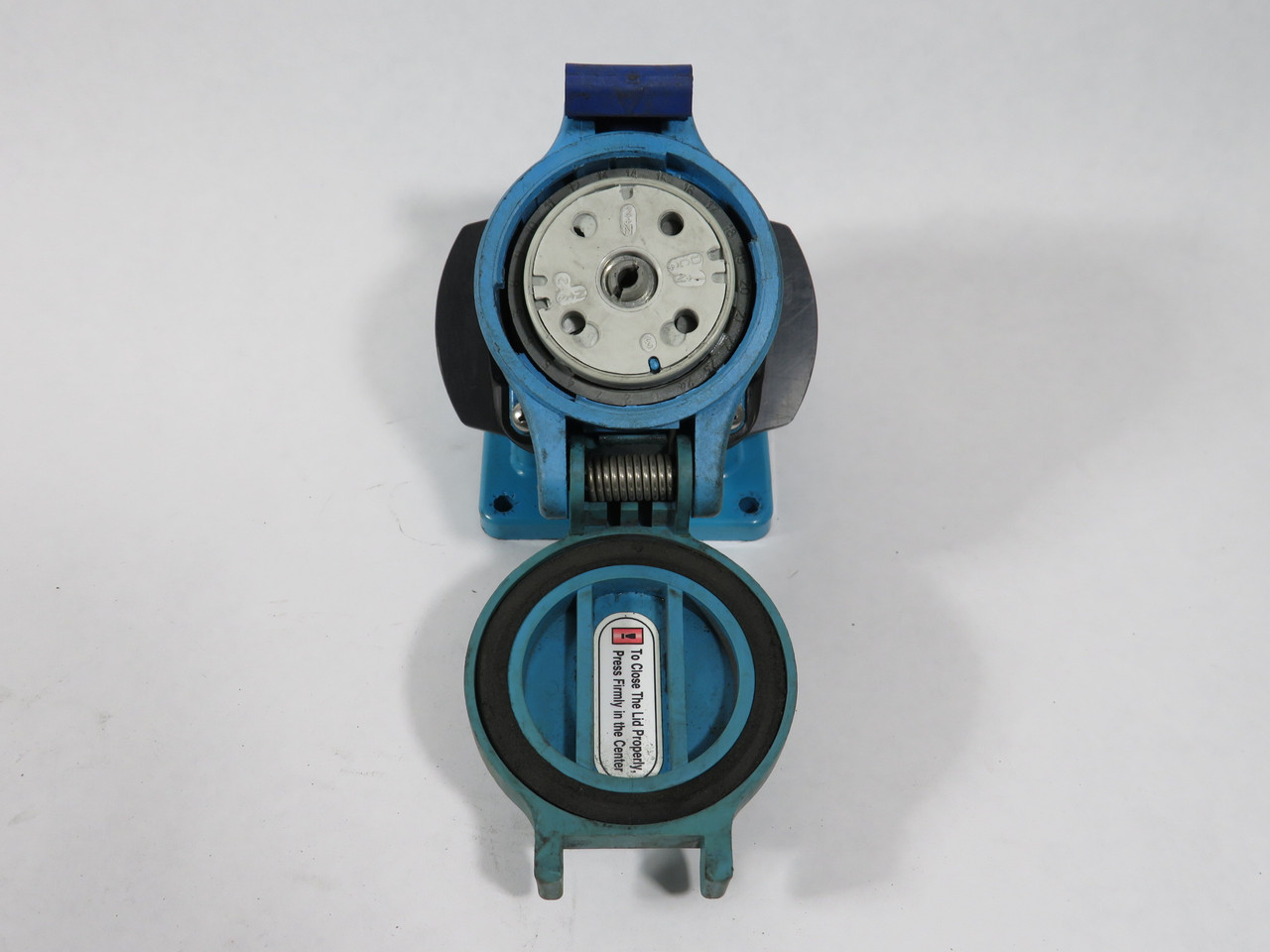 Meltric 33-14143 DS20 Receptacle 20A 600V 3P+G C/W Poly Angle Entry USED