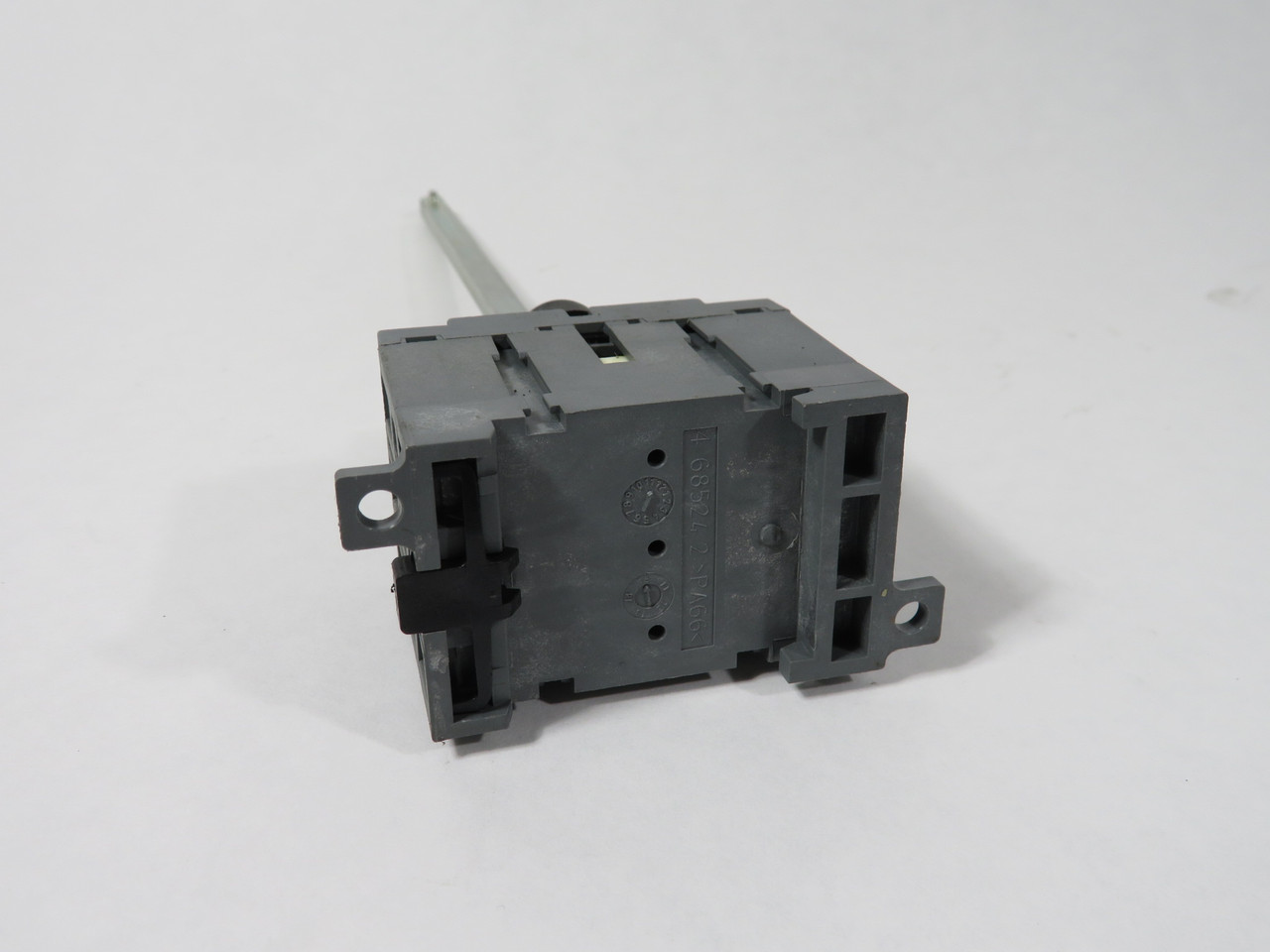 ABB OT40F3 Non-Fused Disconnect Switch 40A 600VAC 3-Pole 6" Shaft USED