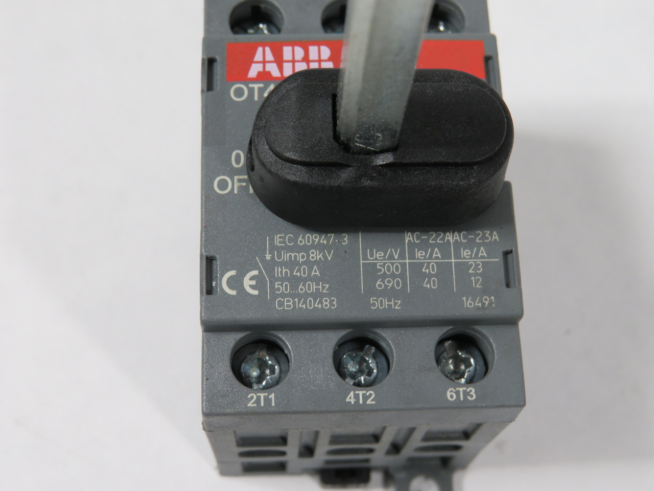 ABB OT40F3 Non-Fused Disconnect Switch 40A 600VAC 3-Pole 6" Shaft USED