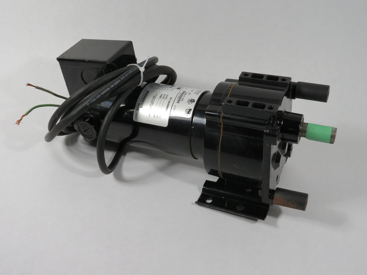 Bison 011-336-2028 DC Gearmotor 28.1:1 112 in-lbs 1/8HP 64RPM 90VDC 1.33A USED