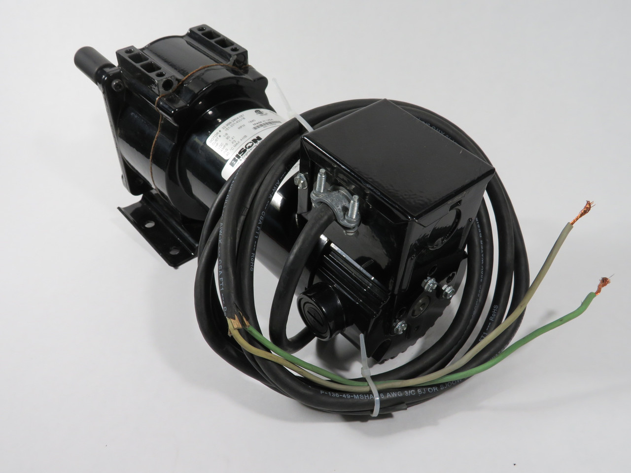 Bison 011-336-2028 DC Gearmotor 28.1:1 112 in-lbs 1/8HP 64RPM 90VDC 1.33A USED