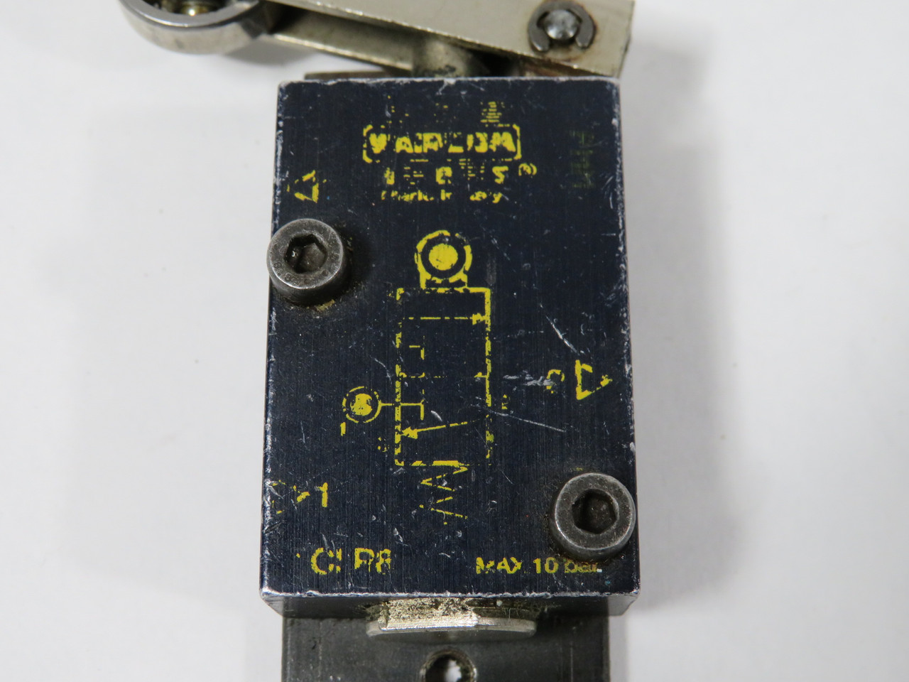 Waircom CLR8 3/2 Mechanically Actuated Roller Lever Valve G1/8 USED