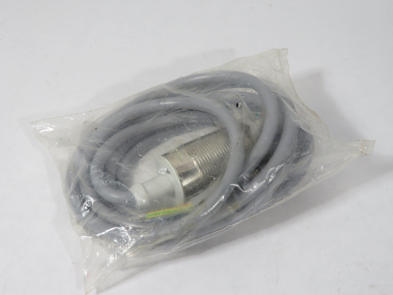 Baumer IFRM30A1601/L Inductive Proximity Switch 90-250VAC 10mm Distance NWB