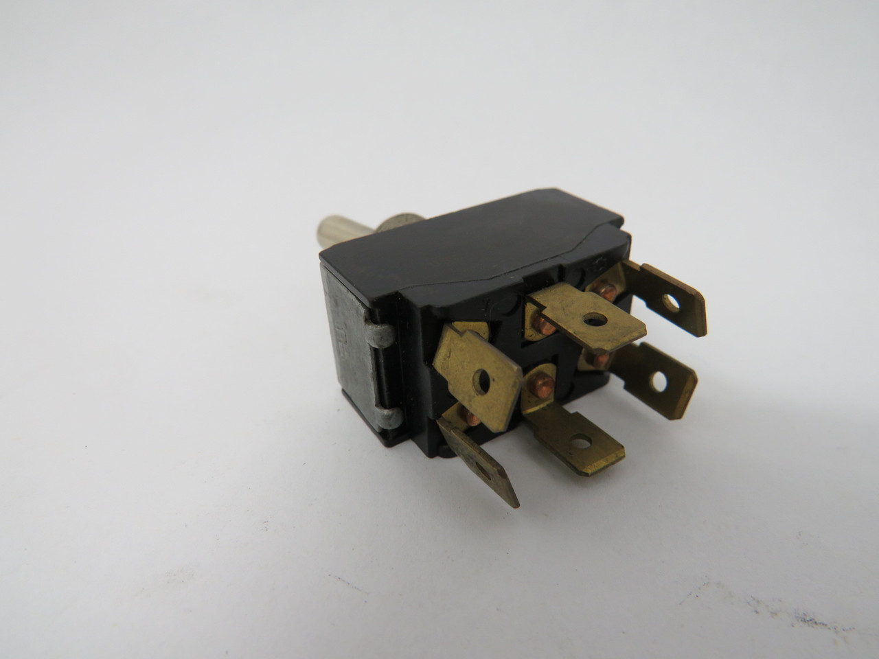 Cutler-Hammer 7565K7 Toggle Switch DPDT ON-ON 10A 250VAC 3/4HP NO WASHER USED