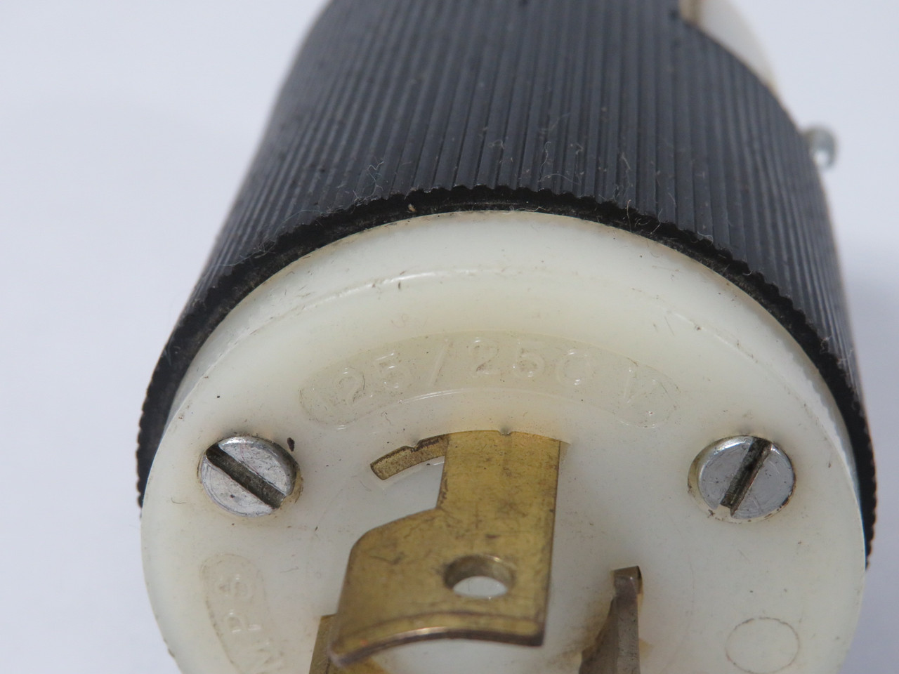 Hubbell 9965C Twist-Lock Plug 20A 125/250V 3W 2P Non-NEMA USED