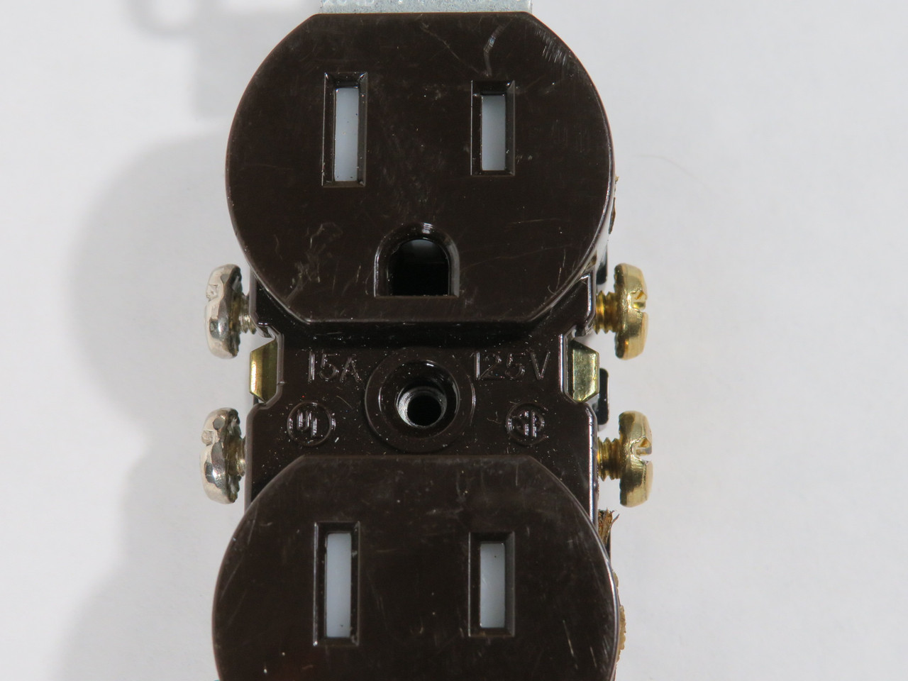 Leviton 730-T5320 Tamper-Resistant Duplex Outlet 15A 125V 3W 2P NEMA 5-15R NOP