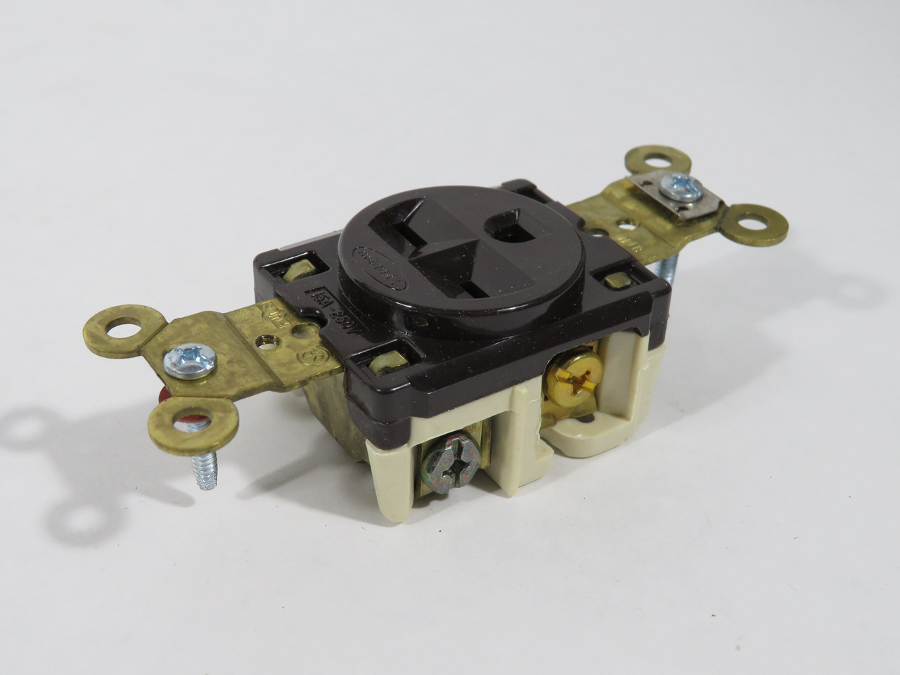 Hubbell HBL5661CN Single Receptacle 15A 250V 3W 2P NEMA 6-15R Brown NEW