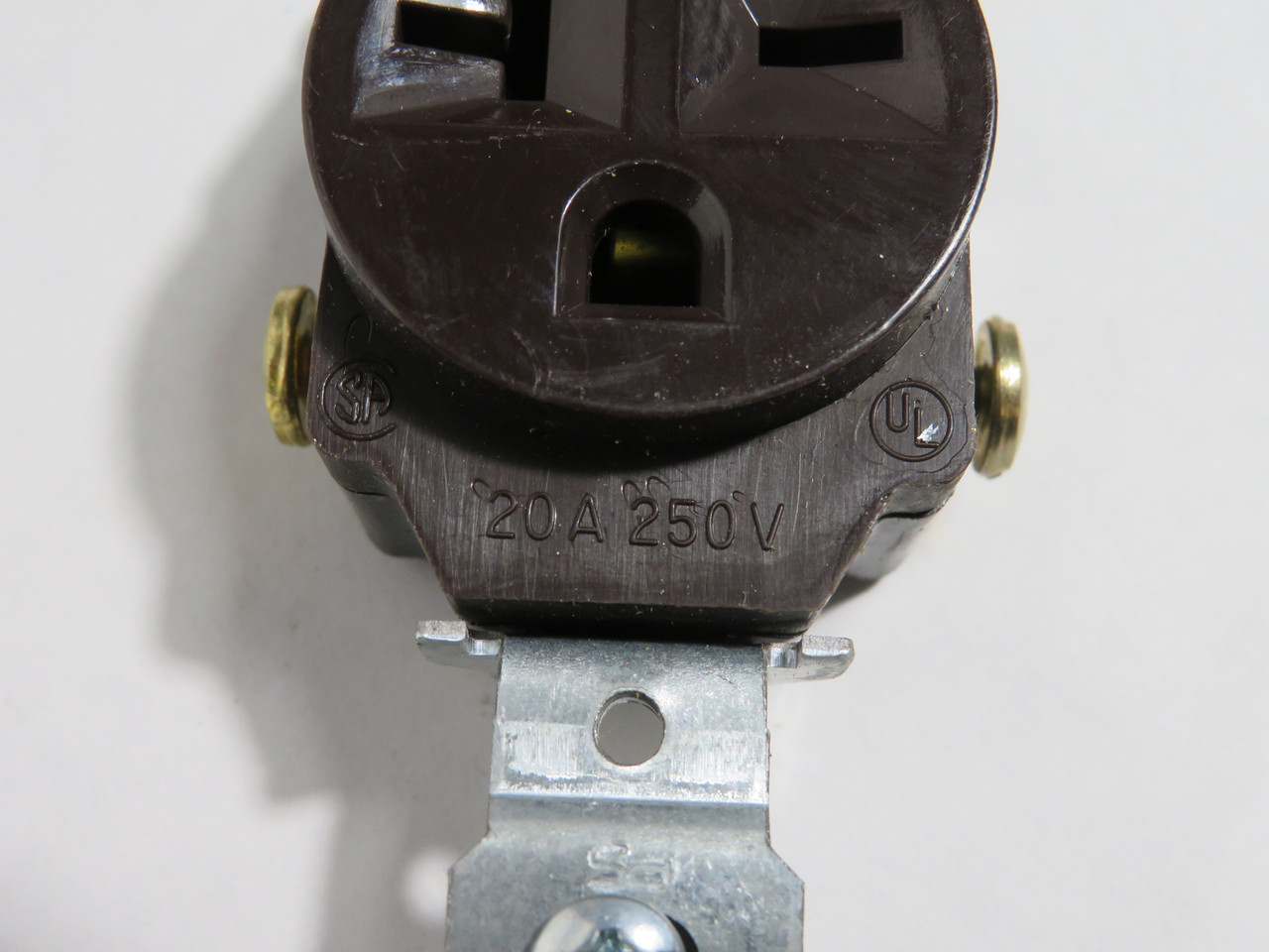 Pass & Seymour 5851 Heavy-Duty Single Receptacle 20A 250V 3W 2P Brown NEW