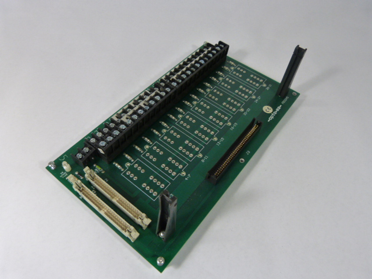Opto22 PB32HQ 32 Channel Module Rack 50-Pin USED