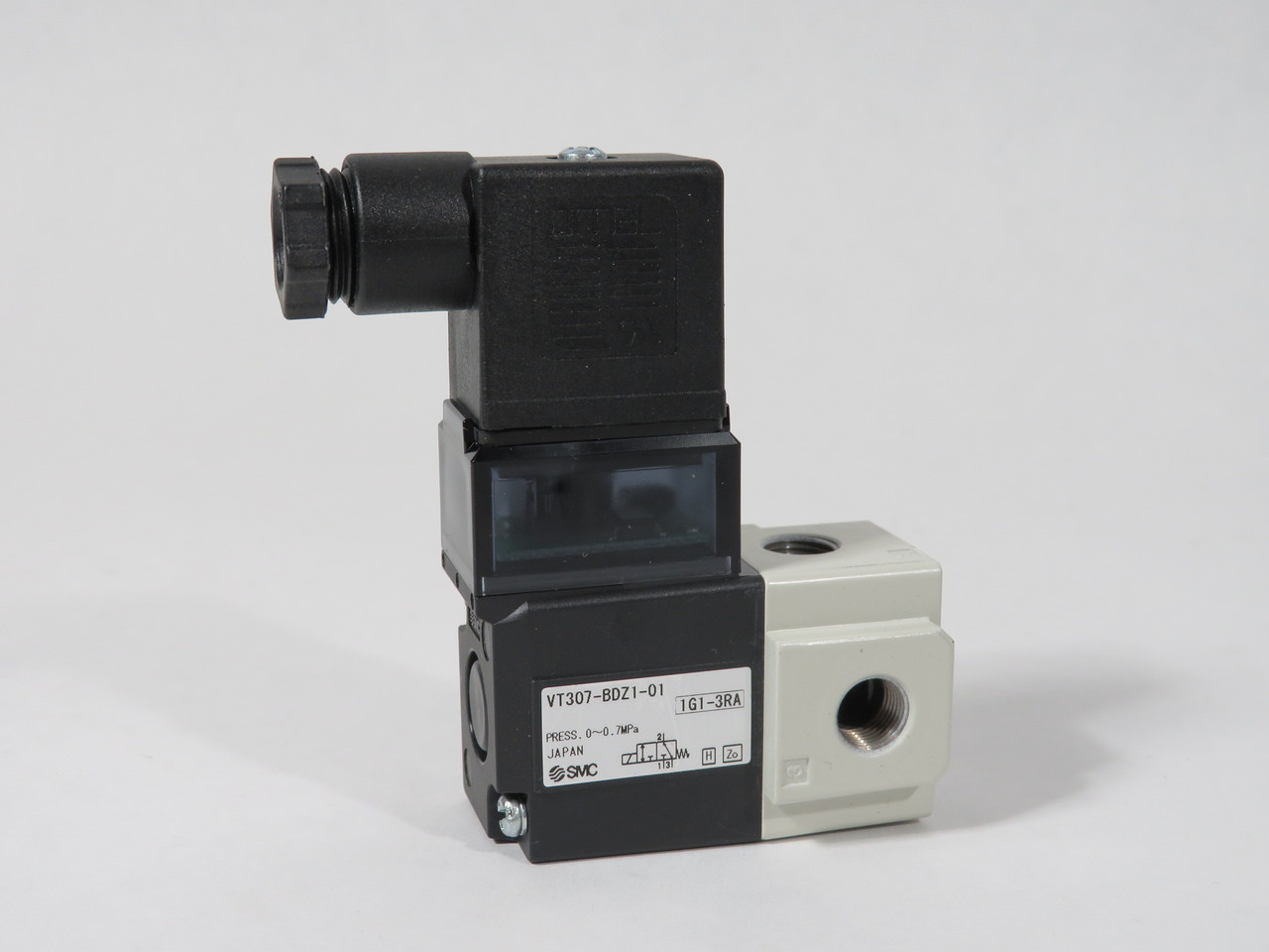 SMC VT307-BDZ1-01 3-Port Solenoid Poppet Valve 24VAC 50/60Hz SHELF WEAR NOP