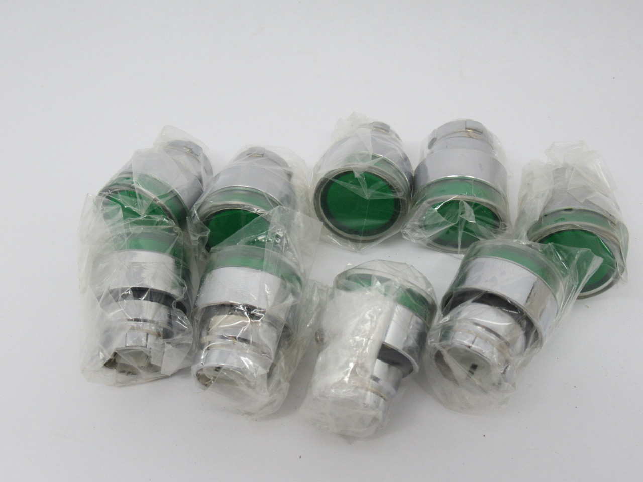 DMC RB2-BW33 Illuminated Flush Push Button Green Lot of 9 NEW