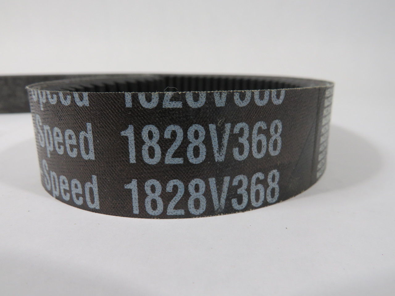 Gates 1828V368 Variable Speed Belt 36.8" Pitch L 1-1/8" W BOX DAMAGE NEW